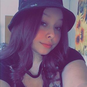 Meet your Posher, Evie